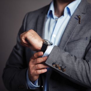 Originalité et vision non-conformiste : quelle montre pour homme choisir ?